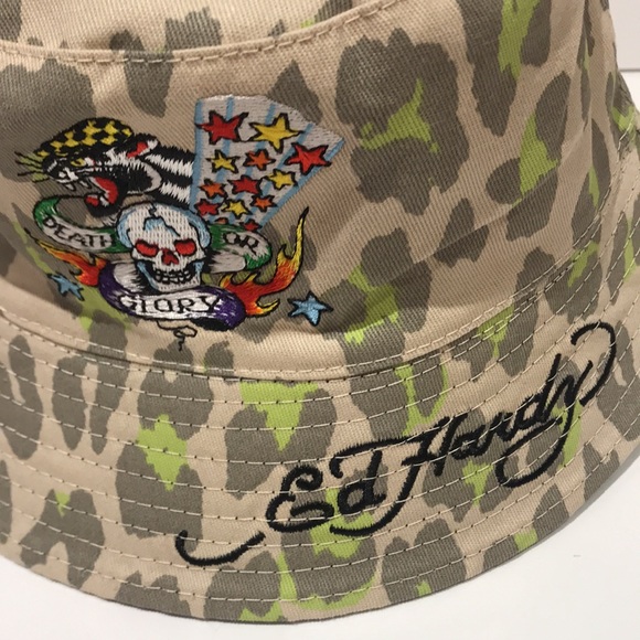 Ed Hardy Reversible Bucket Hat - Picture 3 of 4